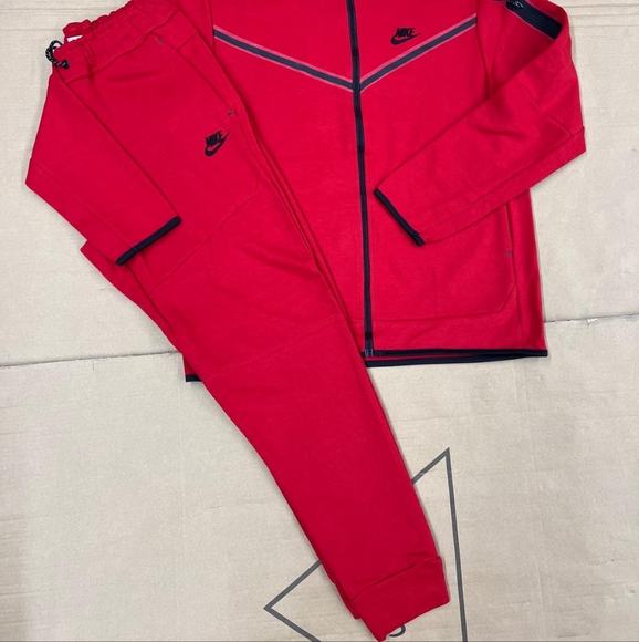 New Men's Nike Tech jogger Sweatsuit Size Large - Picture 2 of 2